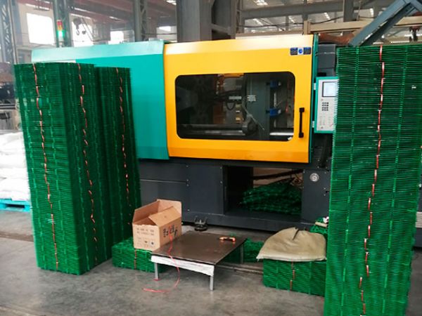 蓄排水板生產(chǎn)設備